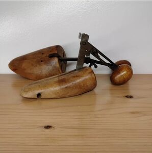 Two‎ Way Shoe Stretchers Trees Pair Wooden Wood Metal Adjustable Anderson 3 KLA